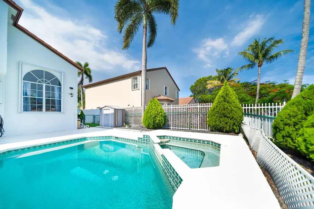 18438 NW 11th Street Pembroke Pines FL 33029
