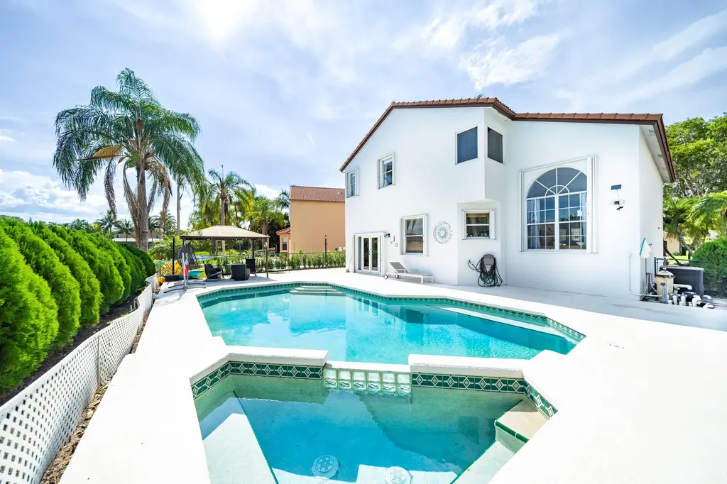 18438 NW 11th Street Pembroke Pines FL 33029