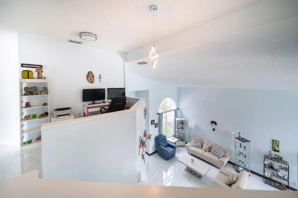 18438 NW 11th Street Pembroke Pines FL 33029