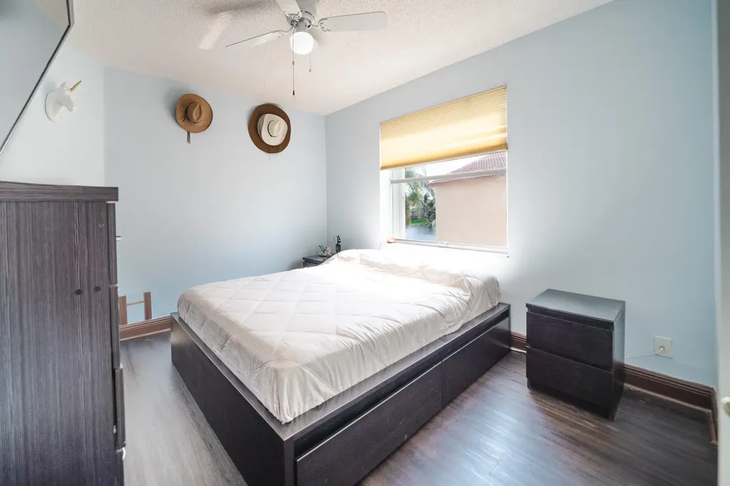 18438 NW 11th Street Pembroke Pines FL 33029