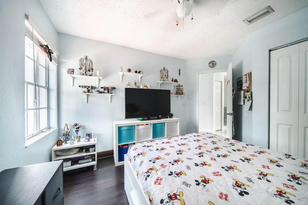 18438 NW 11th Street Pembroke Pines FL 33029