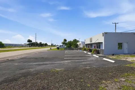 3001 N Us Highway 1 Fort Pierce FL