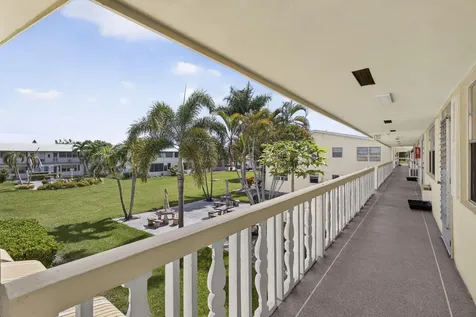 111 Sheffield E West Palm Beach FL 33417