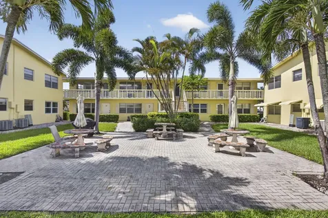111 Sheffield E West Palm Beach FL 33417