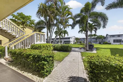 111 Sheffield E West Palm Beach FL 33417