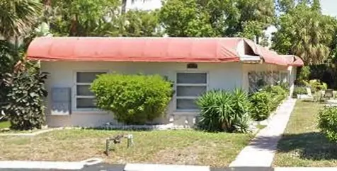 1917 NE 2nd Street Deerfield Beach FL 33441
