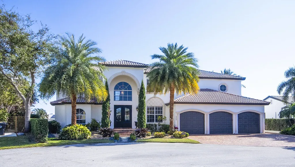 4040 NE 25th Avenue Lighthouse Point FL 33064
