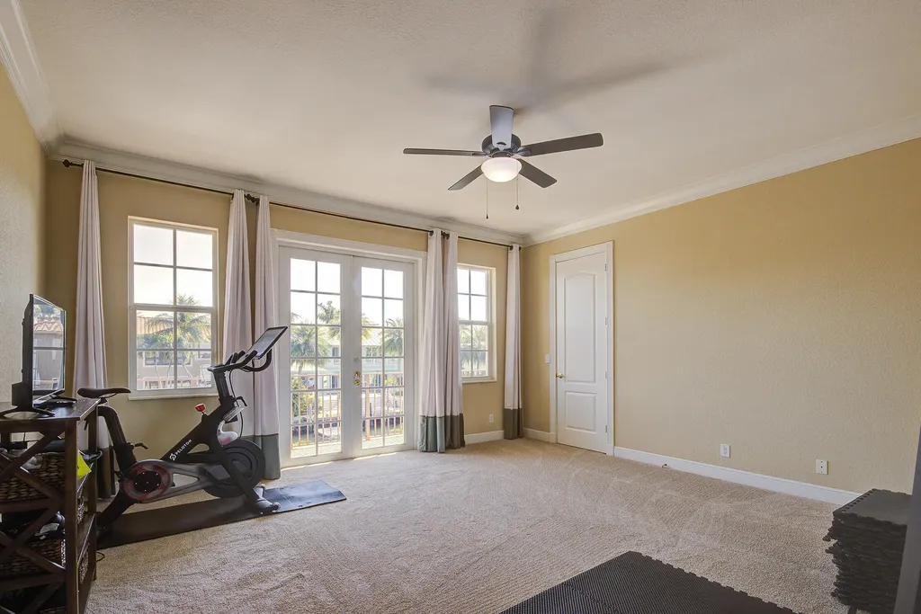 4040 NE 25th Avenue Lighthouse Point FL 33064