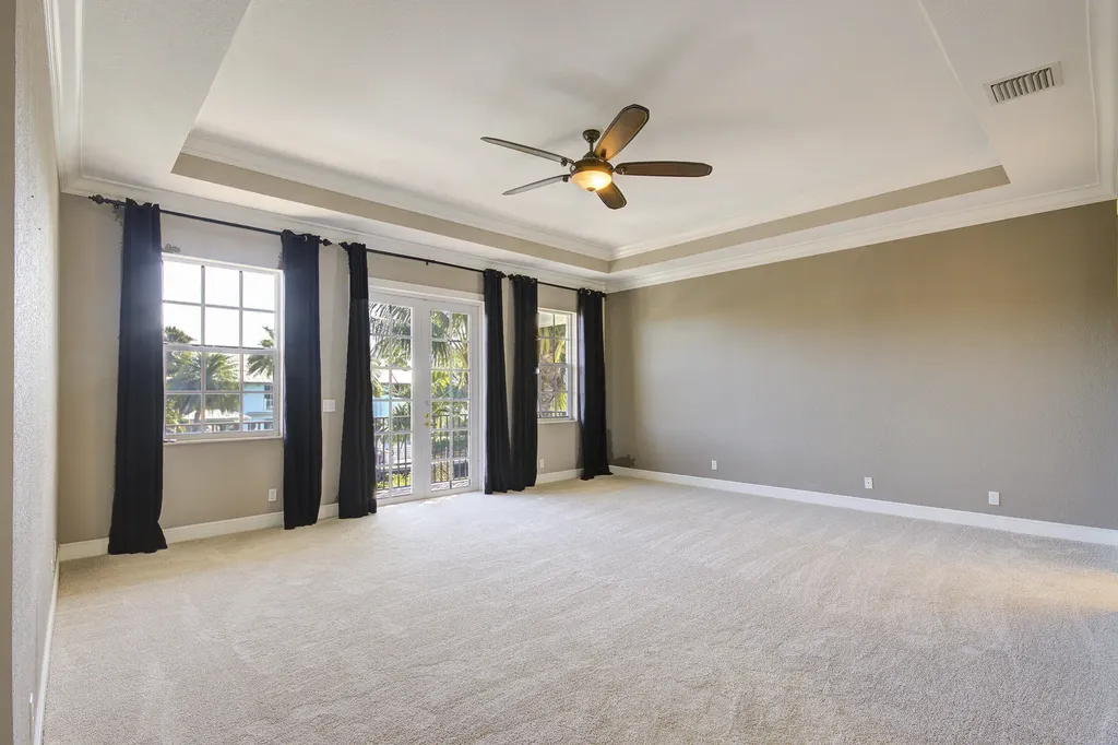 4040 NE 25th Avenue Lighthouse Point FL 33064