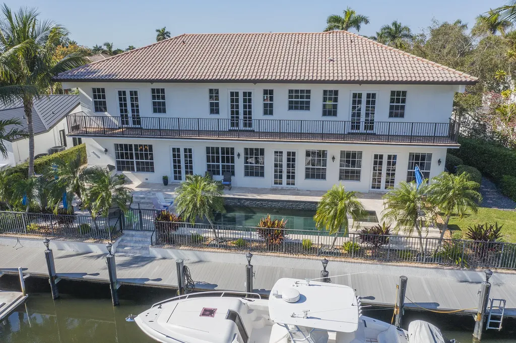 4040 NE 25th Avenue Lighthouse Point FL 33064