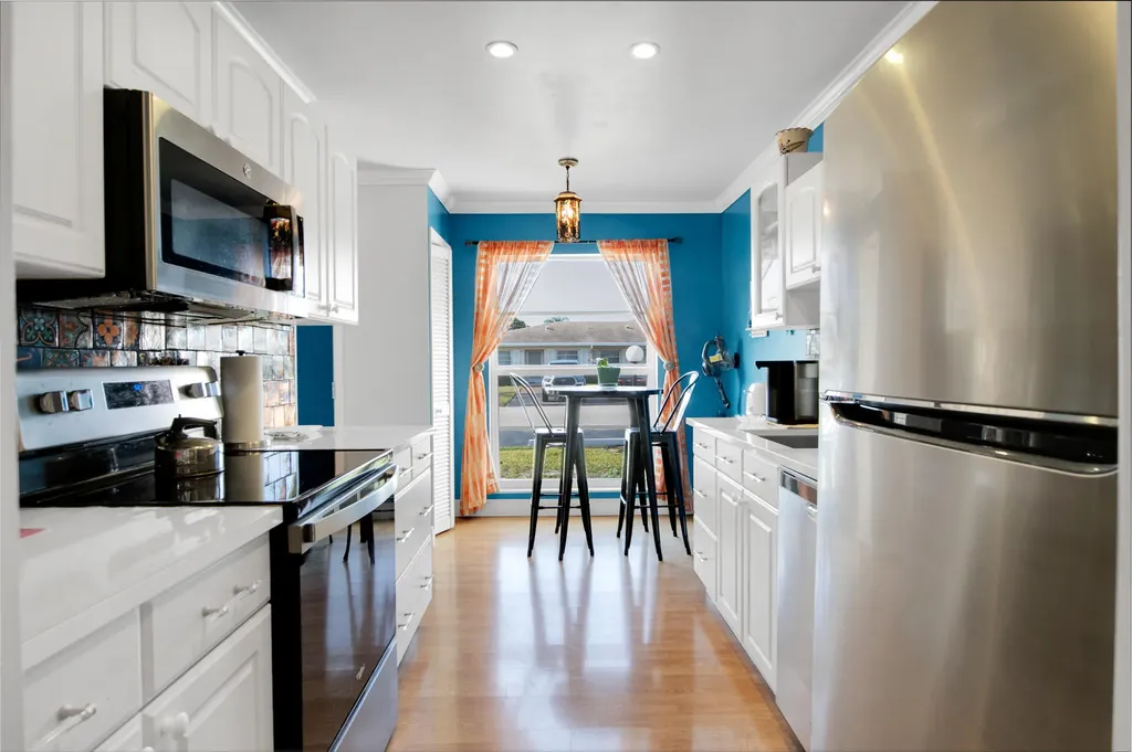 8932 Warwick Drive Boca Raton FL 33433