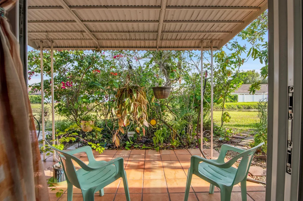 8932 Warwick Drive Boca Raton FL 33433