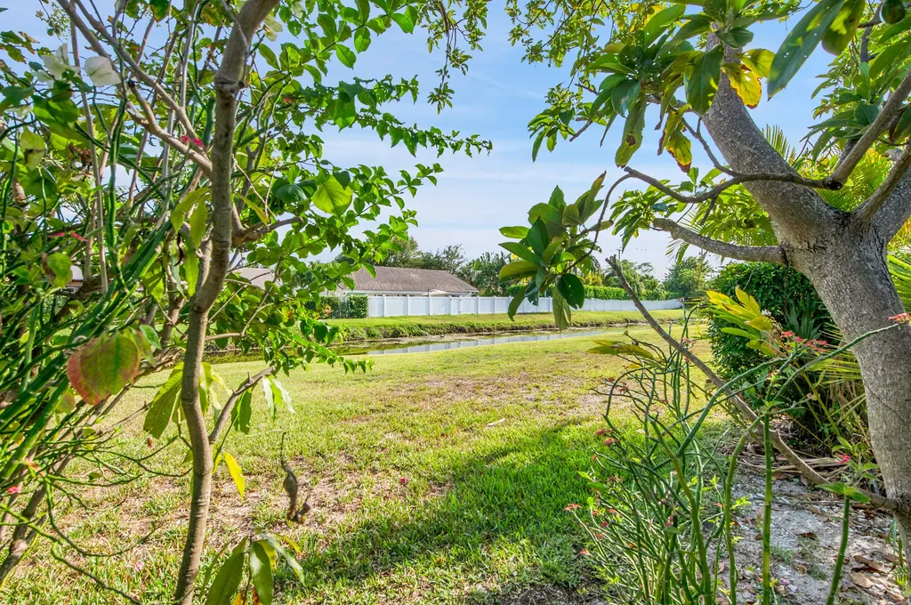 8932 Warwick Drive Boca Raton FL 33433