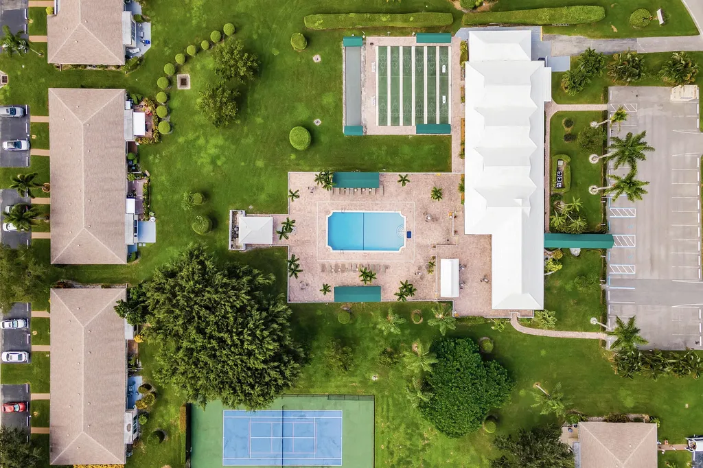 8932 Warwick Drive Boca Raton FL 33433