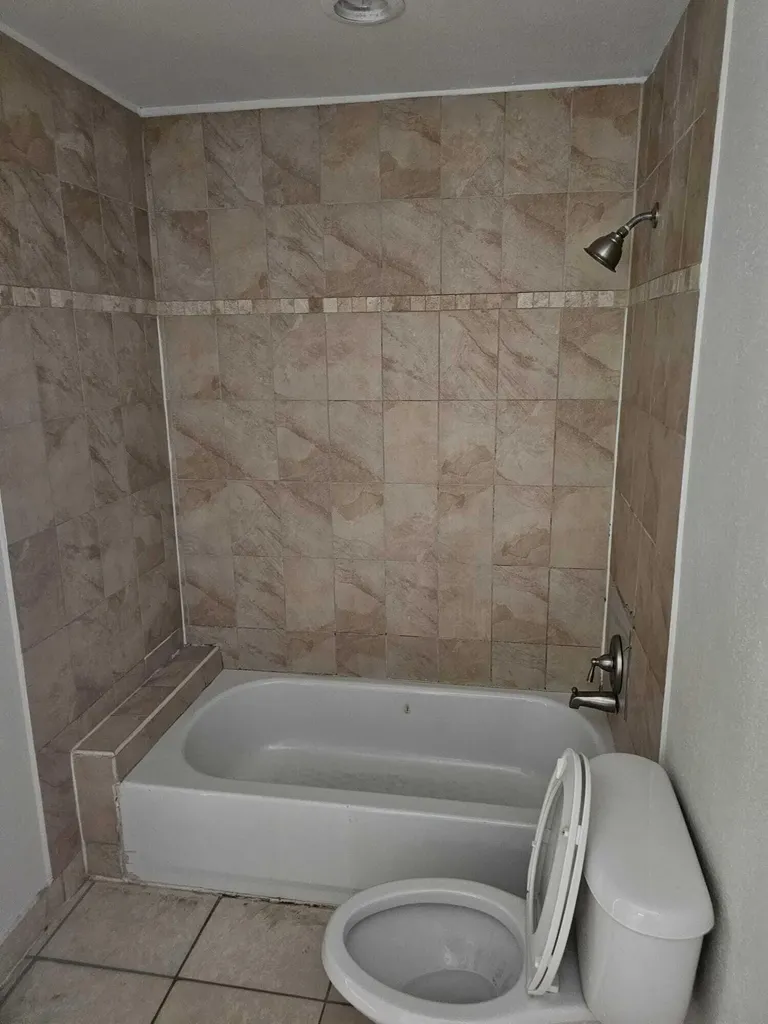 2013 SE Dock Street West Palm Beach FL 33401