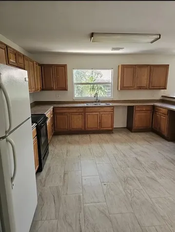 2013 SE Dock Street West Palm Beach FL 33401