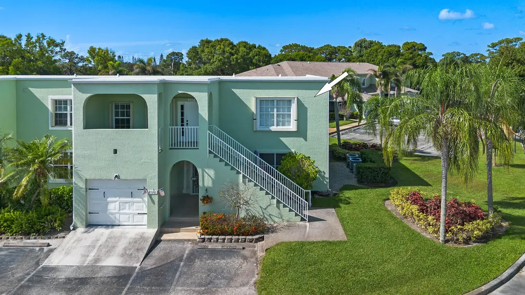 2127 SE Wild Meadow Circle Port St Lucie FL 34952