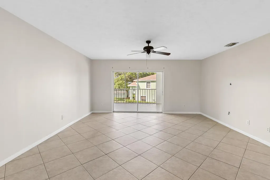 2127 SE Wild Meadow Circle Port St Lucie FL 34952