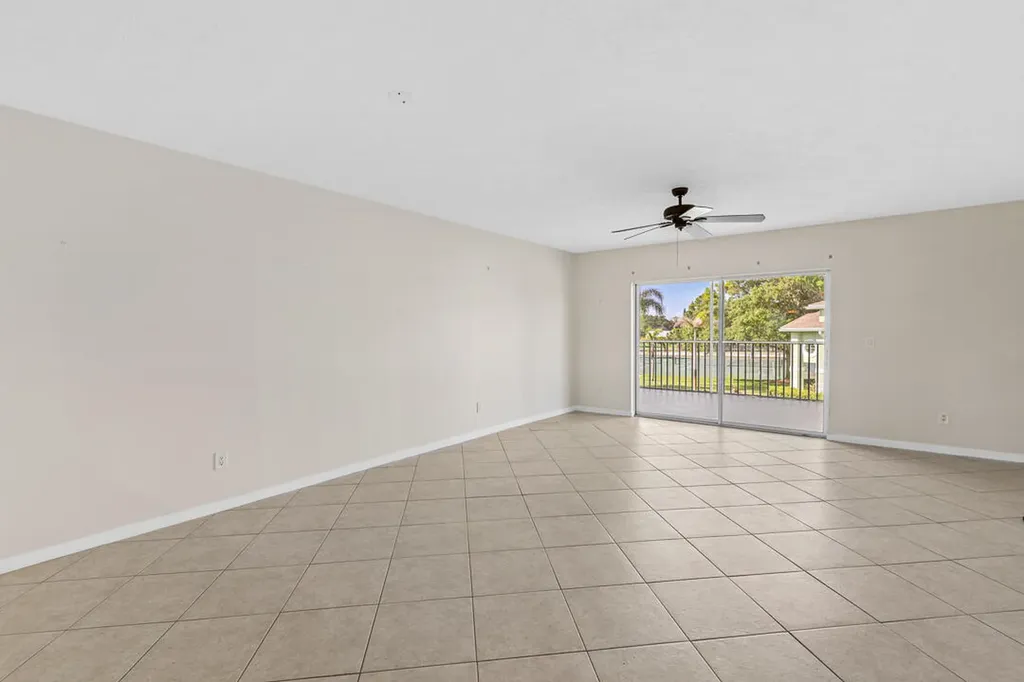 2127 SE Wild Meadow Circle Port St Lucie FL 34952