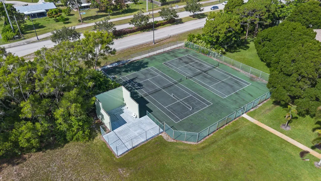 2127 SE Wild Meadow Circle Port St Lucie FL 34952