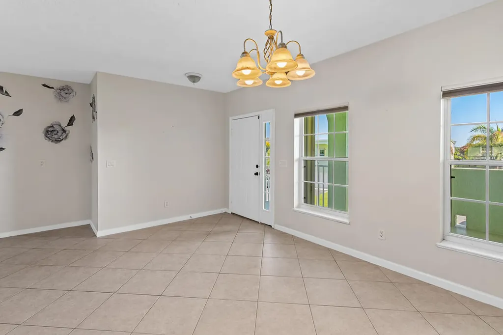 2127 SE Wild Meadow Circle Port St Lucie FL 34952