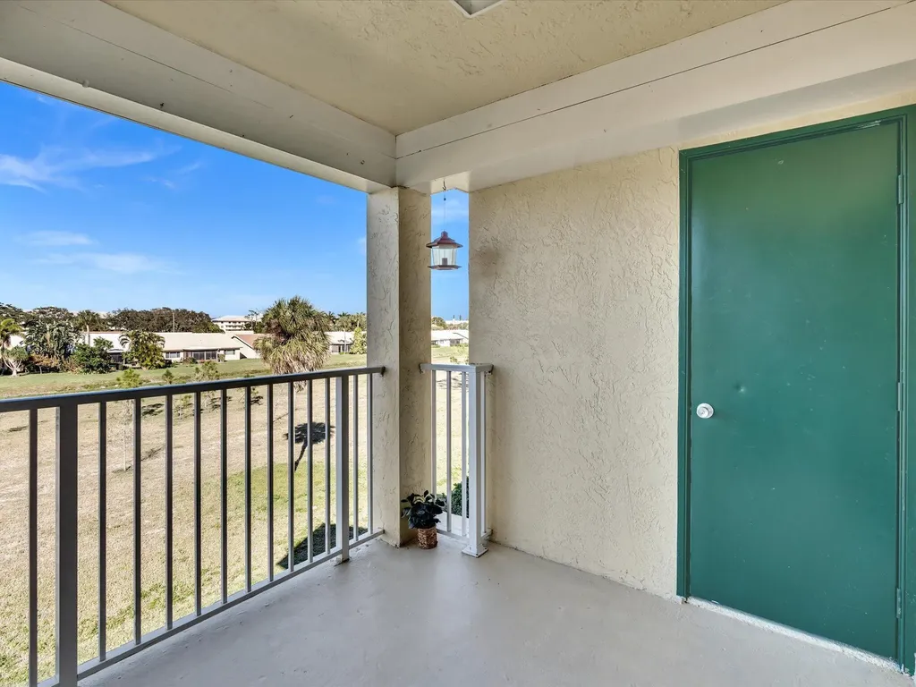 6284 La Costa Drive Boca Raton FL 33433