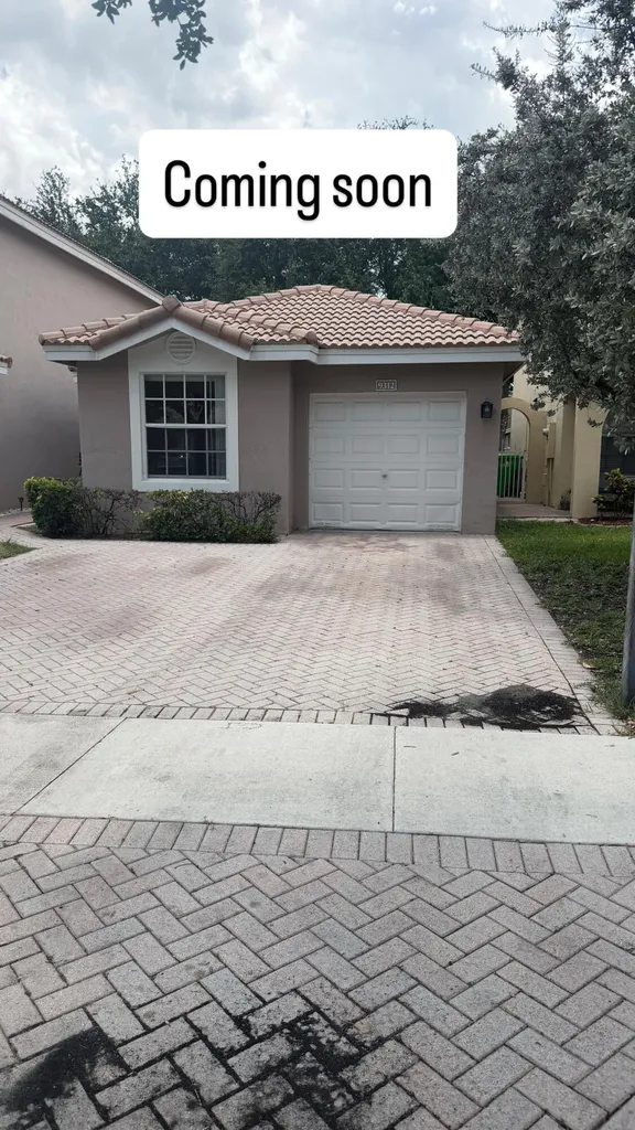 9312 NW 54th Street Sunrise FL 33351