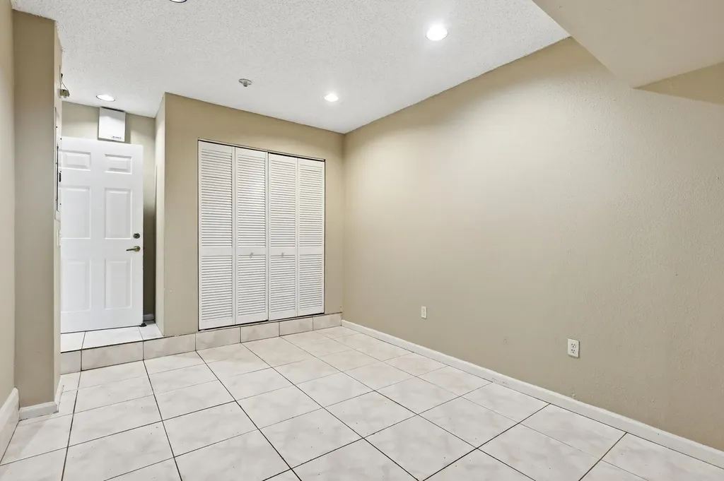 9312 NW 54th Street Sunrise FL 33351