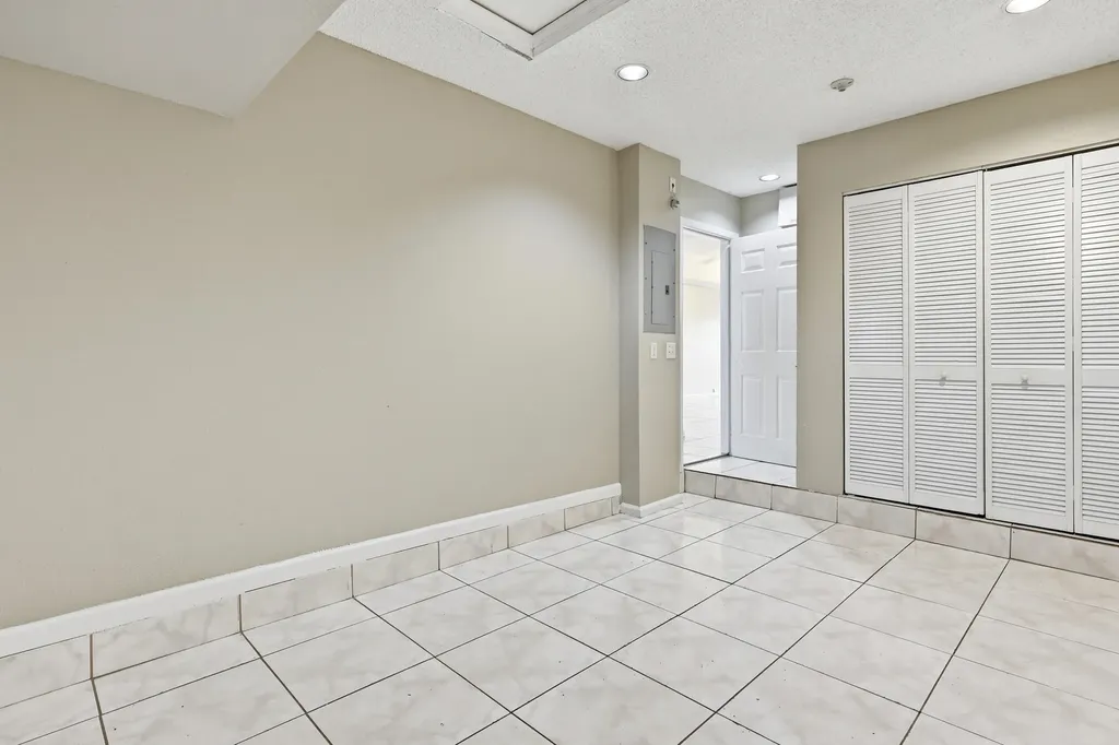 9312 NW 54th Street Sunrise FL 33351