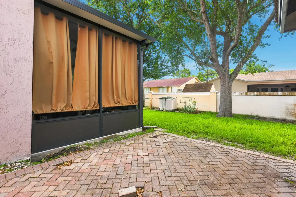 9312 NW 54th Street Sunrise FL 33351