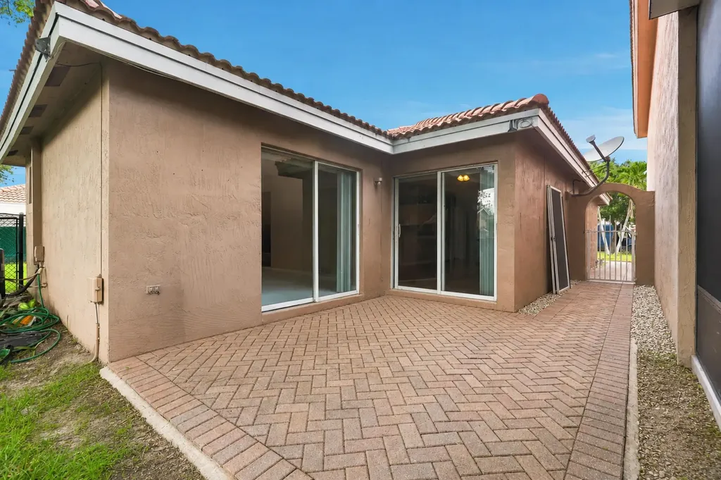9312 NW 54th Street Sunrise FL 33351