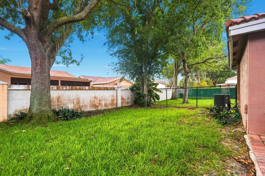 9312 NW 54th Street Sunrise FL 33351