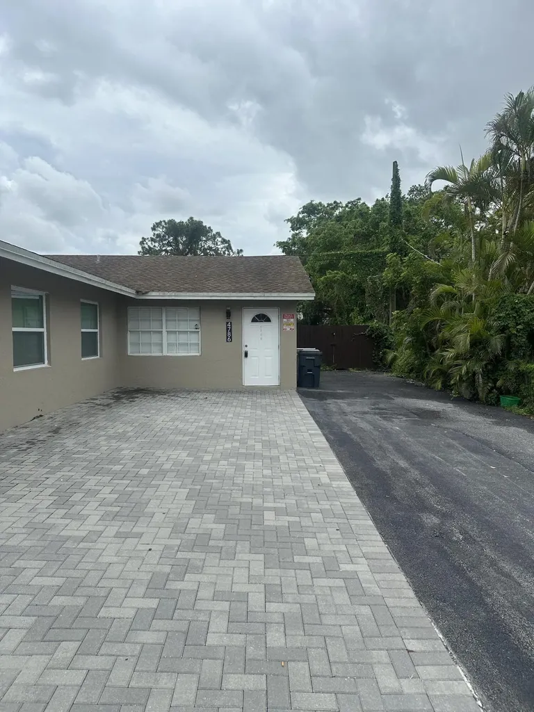 4786 Cambridge Street Greenacres FL 33463