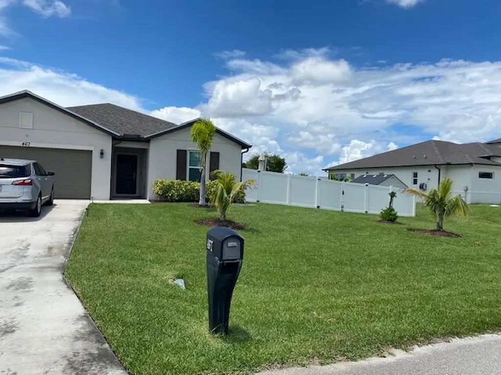467 SW Jeanne Avenue Port St Lucie FL 34953