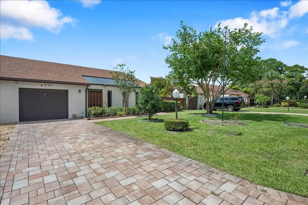6774 Wheaton Lane Lake Worth FL 33467