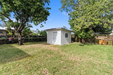865 SE 12th Street Hialeah FL 33010