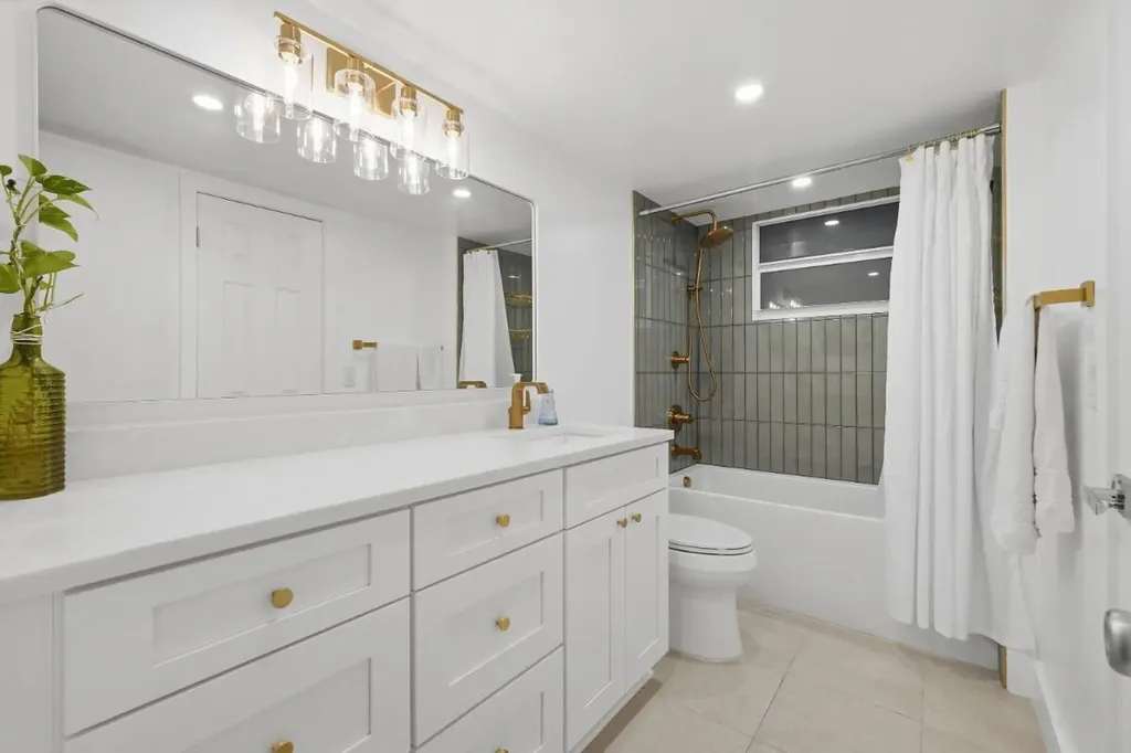 108 Royal Park Drive Oakland Park FL 33309