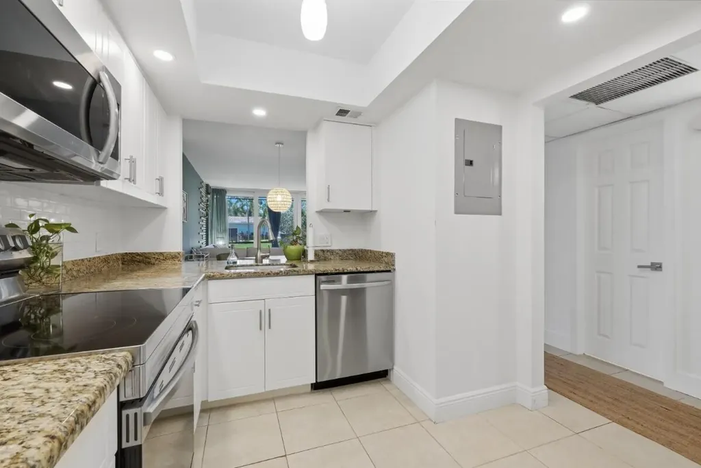 108 Royal Park Drive Oakland Park FL 33309