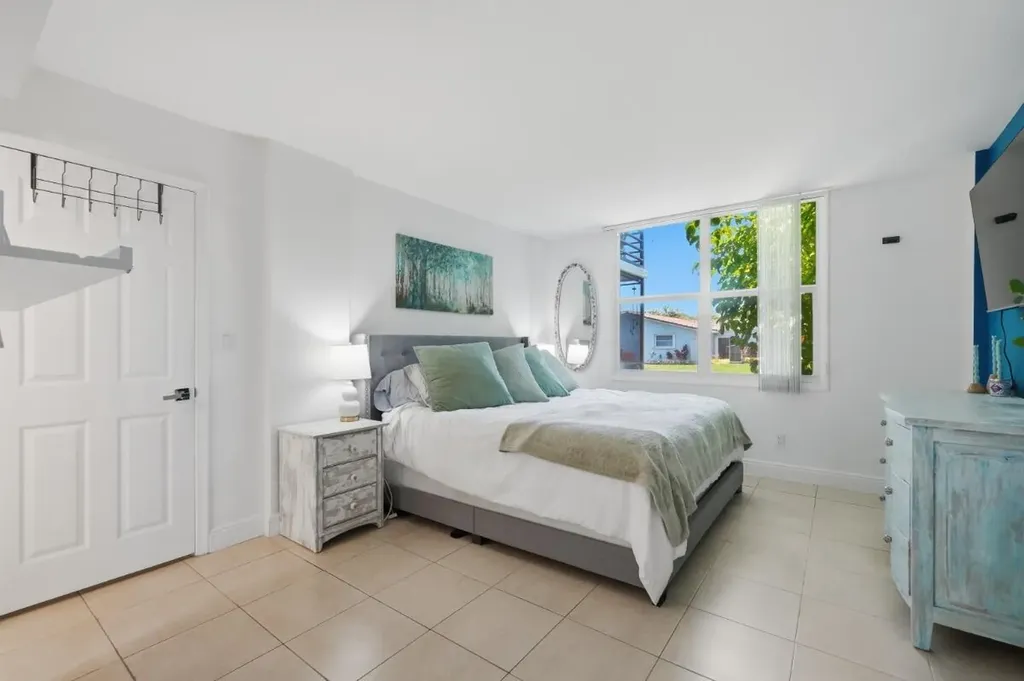 108 Royal Park Drive Oakland Park FL 33309