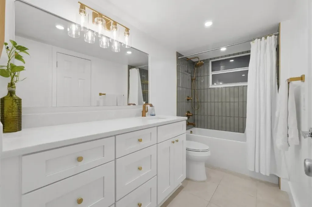 108 Royal Park Drive Oakland Park FL 33309