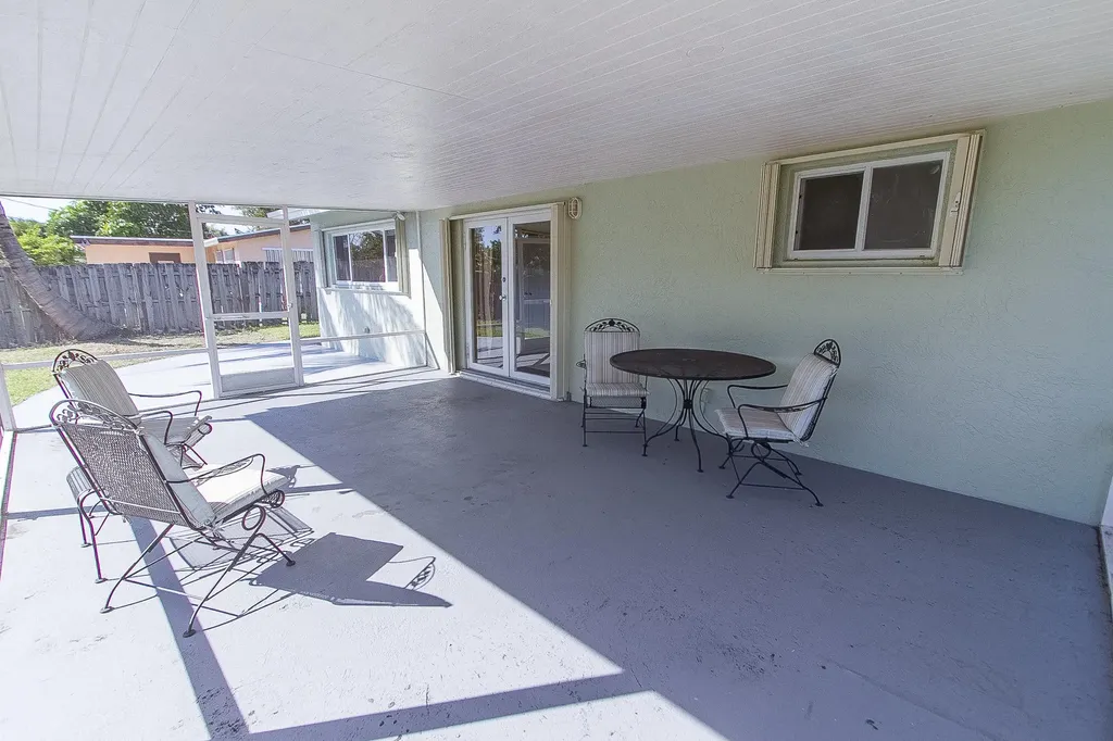 116 NW 8th Street Boca Raton FL 33432