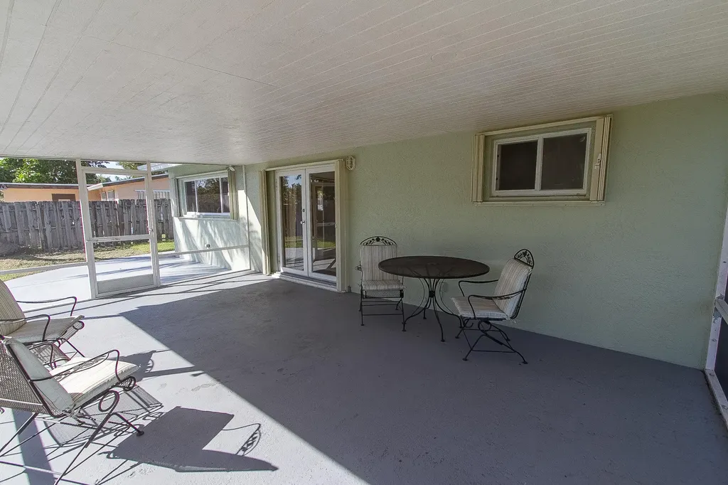 116 NW 8th Street Boca Raton FL 33432
