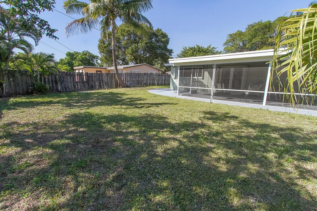 116 NW 8th Street Boca Raton FL 33432