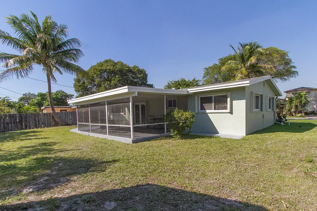 116 NW 8th Street Boca Raton FL 33432