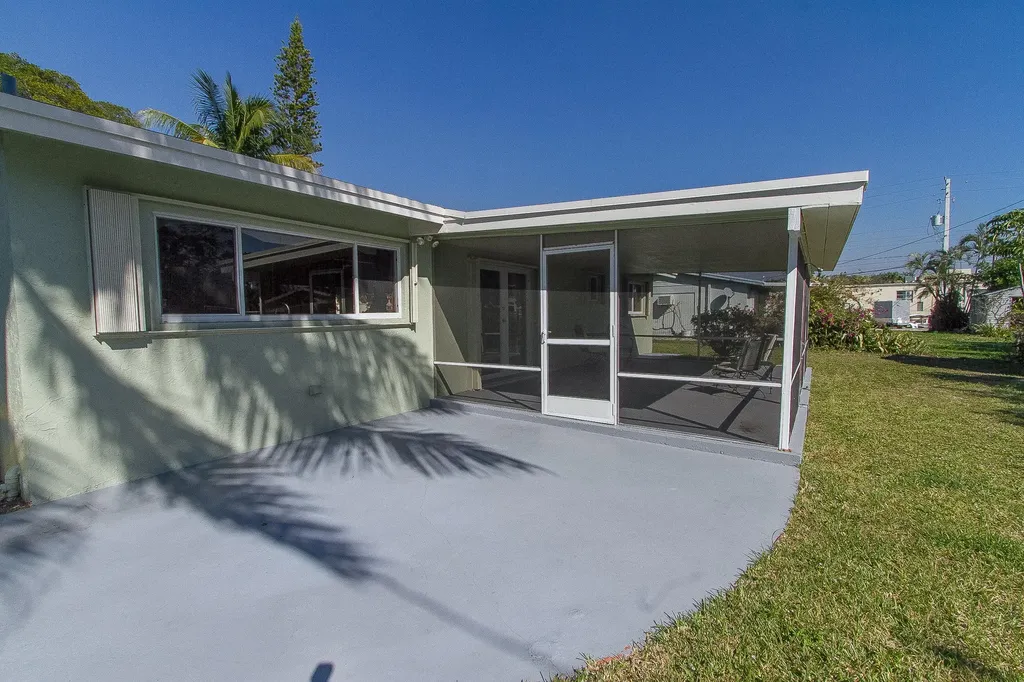 116 NW 8th Street Boca Raton FL 33432