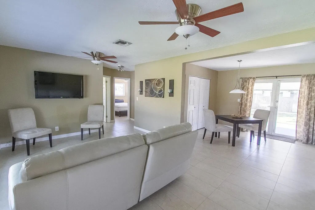 116 NW 8th Street Boca Raton FL 33432