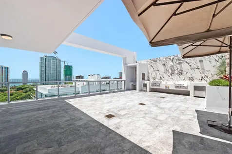 1611 SW 2nd Avenue Miami FL 33129