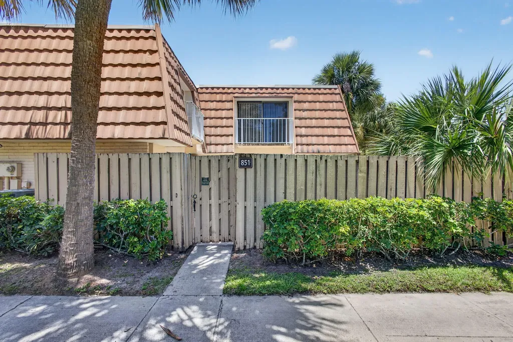 851 Blue Ridge Circle West Palm Beach FL 33409