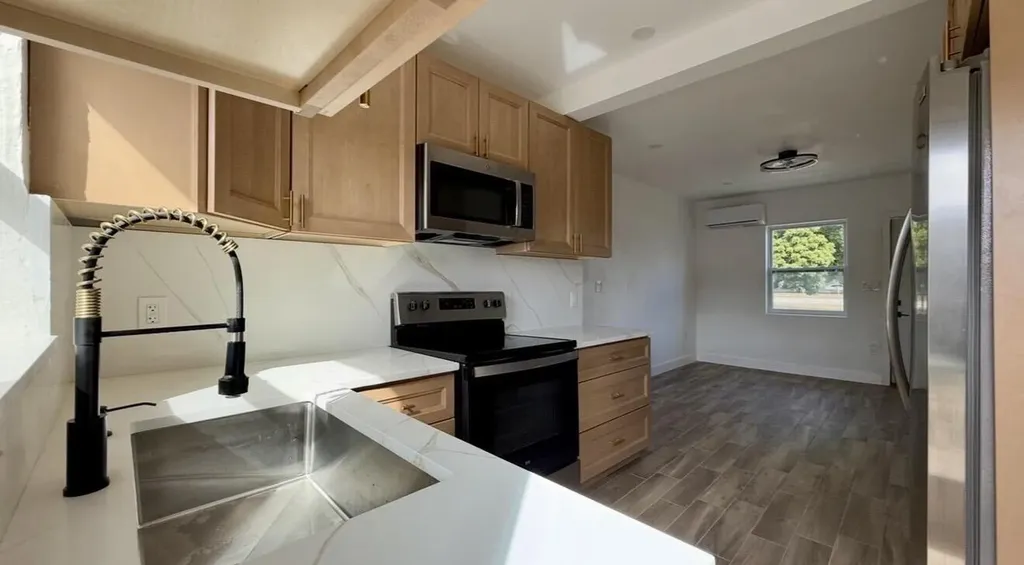 24 SW 10th Avenue Delray Beach FL 33444