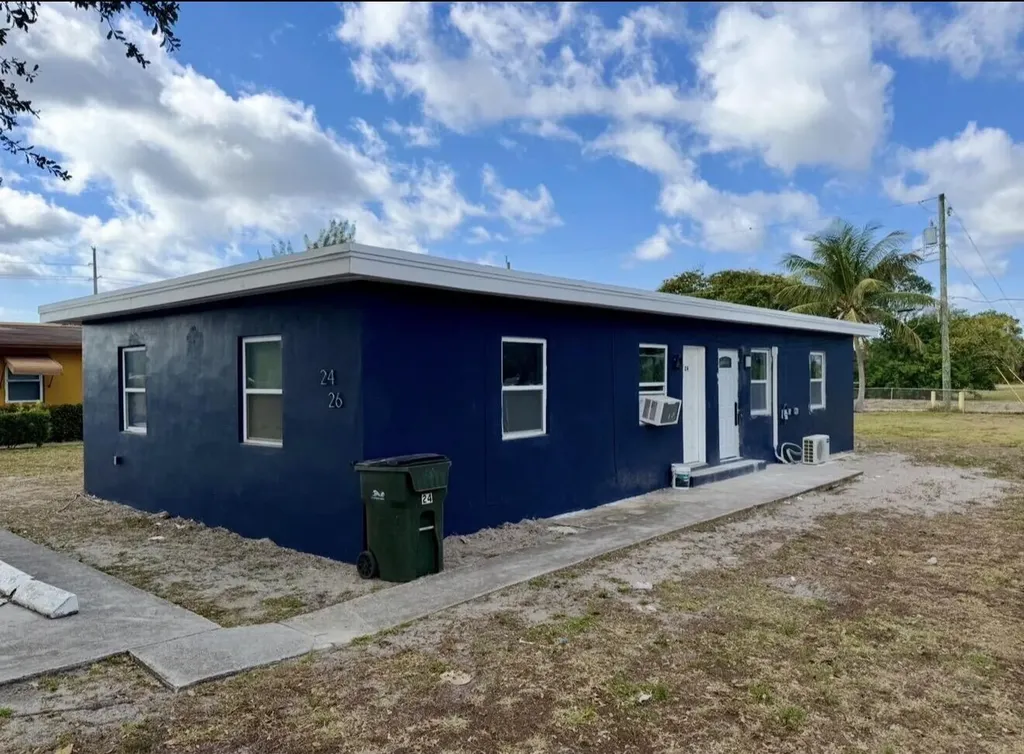 24 SW 10th Avenue Delray Beach FL 33444